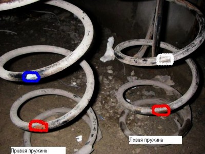 передние пружины А33
<br />на левой отломился виток (аккурат по ржавчине возникшей в месте соприкосновения витков)