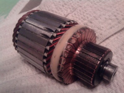 SNC00124.jpg (63.03 КБ) 9457 просмотров Ламели целые,повреждений и износа сильного нет,надо только почистить их нулёвкой от графита и практически новый :)