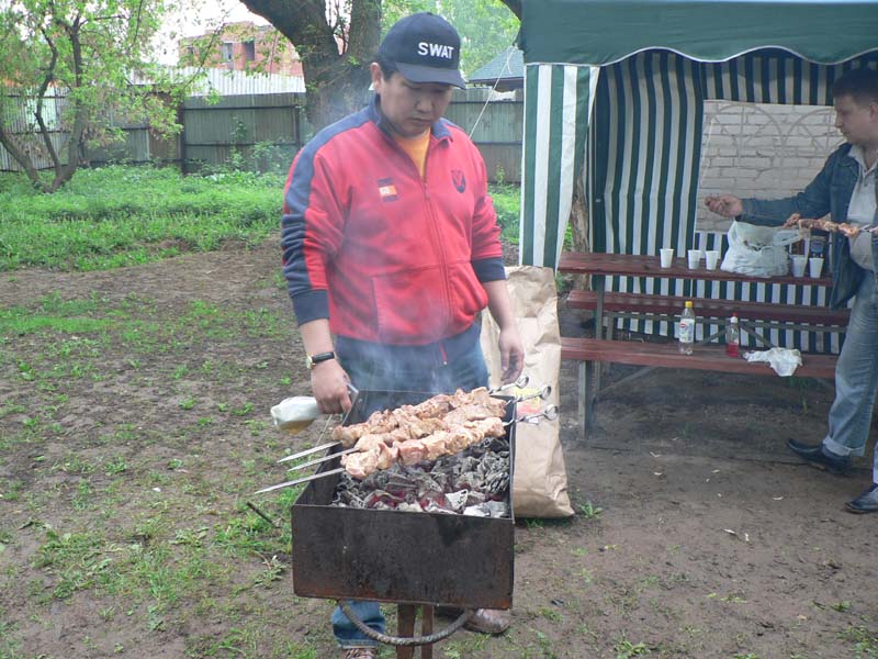 главный по шашлыку