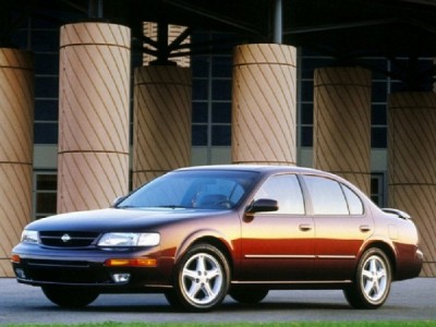 Nissan_Maxima_Sedan_1994[1].jpg