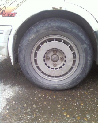 .jpg (92.97 КБ) 5049 просмотров простите за грязные диски, они вообще-то белыми должны быть, машину больше полгода не мыл