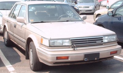 800px-%2787-%2788_Nissan_Maxima.jpg